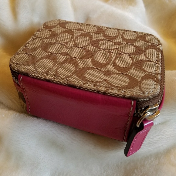🍃MINT🍃🖤RARE🖤Coach2 Pill Case - Picture 1 of 8